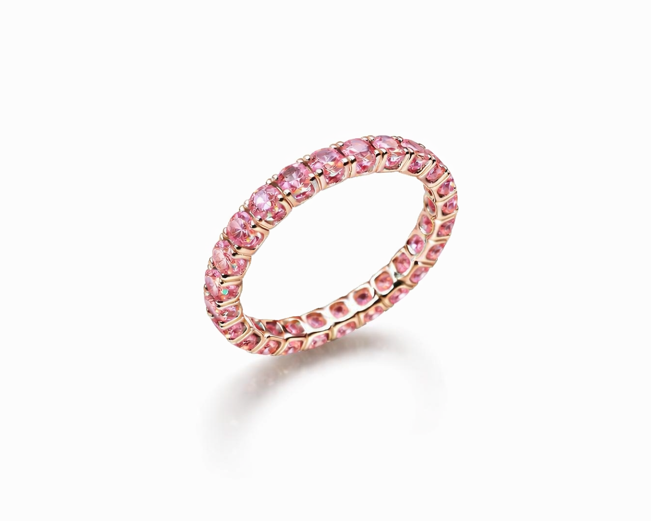 טבעת מעוטרת יהלומים ורודים